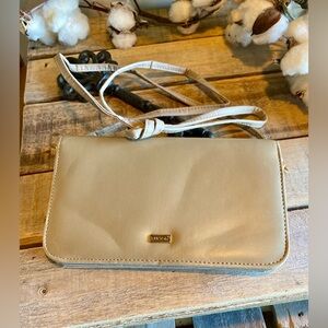 💥Buxton Crossbody Wallet💥